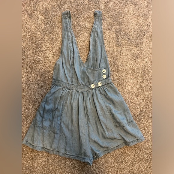 Urban Outfitters Pants - Urban Outfitters romper size S EUC